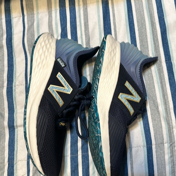New Balance shoes - Picture 4 of 6